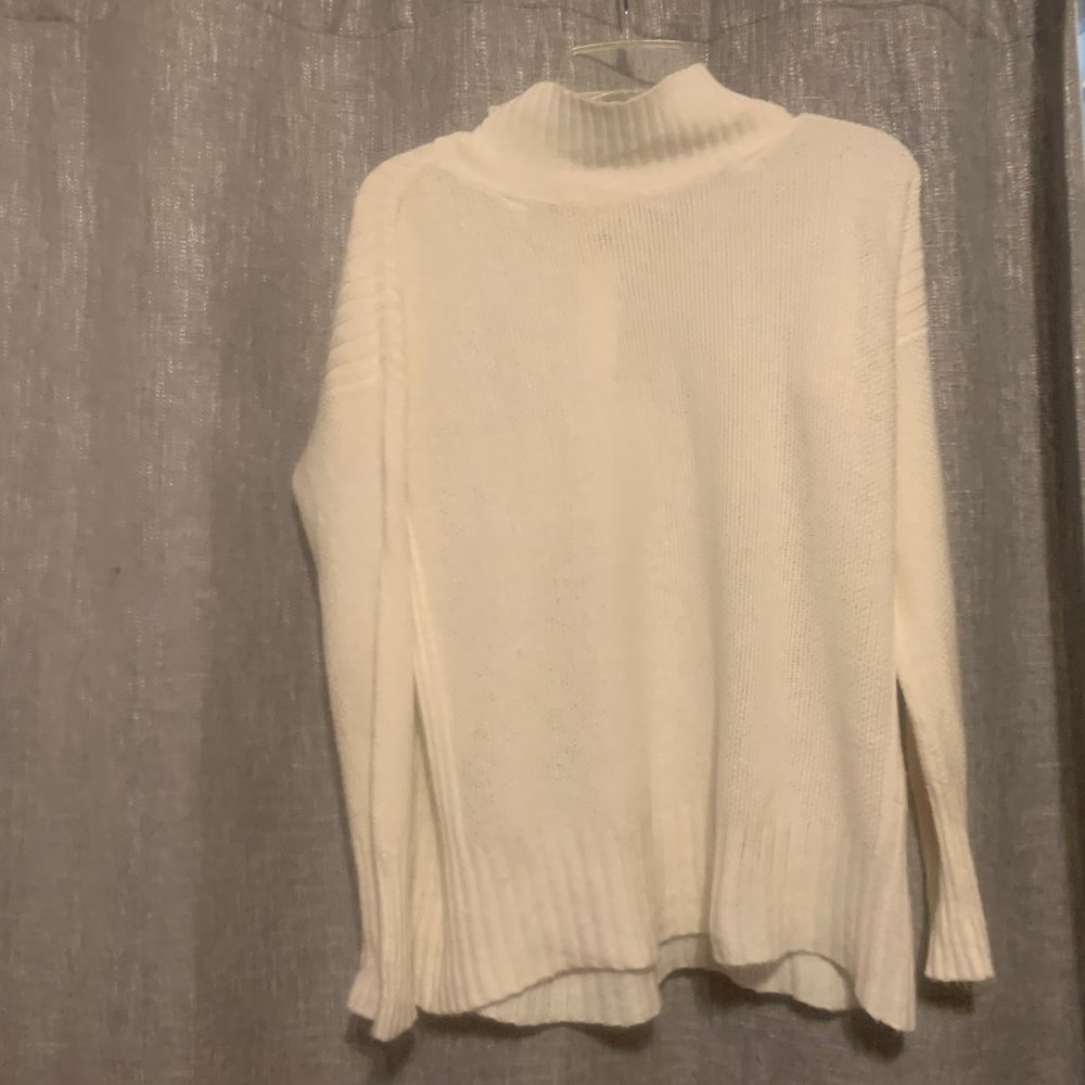 Anthropologie Angel of the North Aisla